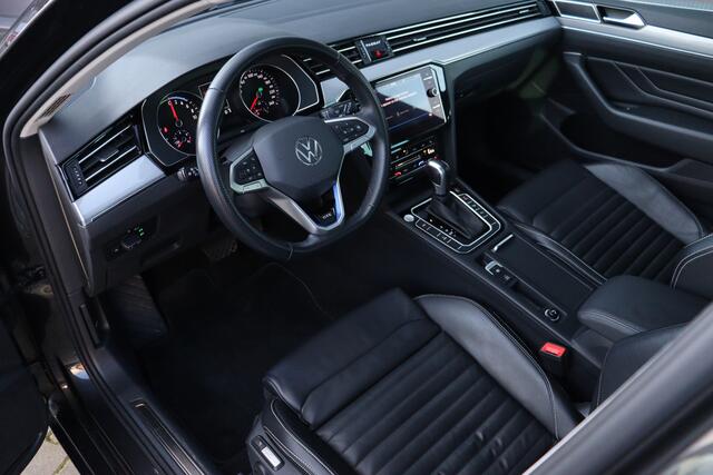 Volkswagen PASSAT Variant 1.4 TSI PHEV GTE Business | Pano | Trekhaak | Camera |