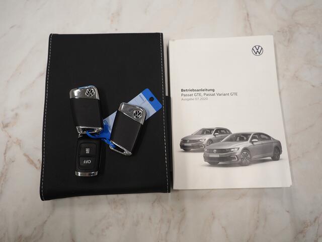 Volkswagen PASSAT Variant 1.4 TSI PHEV GTE | Panoramadak | Massage | Dynaudio | 360 | Trekhaak | Keyless | Memory