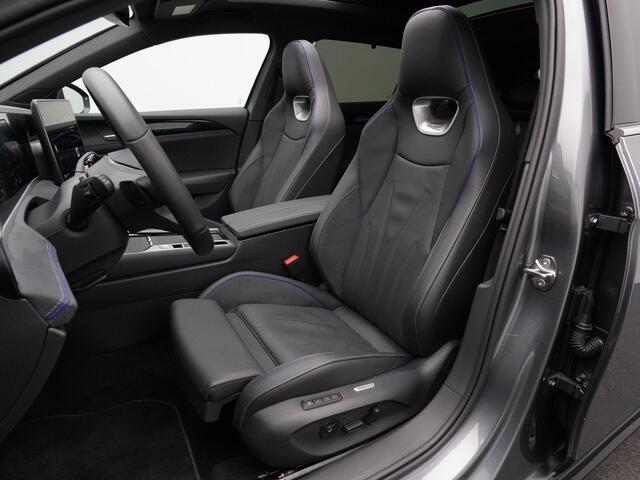 Volkswagen PASSAT Variant 1.5 eHybrid 272 pk DSG R-Line Edition | Panoramdak | Leder | Geheugenstoel-/massagestoelen | Adaptief onderstel | Rondomzicht camera | Stoelventilatie