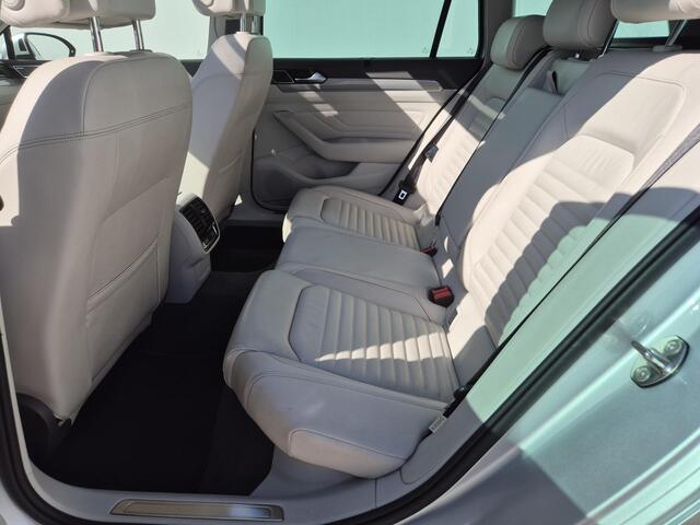 Volkswagen PASSAT Variant 1.4 TSI PHEV GTE Business Automaat / Lederen Bekleding / Schuif & Kanteldak / Trekgewicht 1.600 KG / Apple Carplay & Android Auto / 360 Graden Camera / Adaptieve Cruise Control / Stoelverwarming / Dynaudio / Lichtmetalen Velgen / Navigatie / Parke