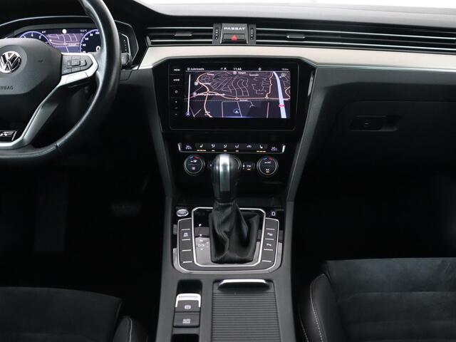 Volkswagen PASSAT 2.0 TSI R Line | 190pk | Trekhaak | Leder/Alcantara | Stoelverwarming | Camera | Matrix LED | Adaptive cruise | Virtual Cockpit | Carplay | Navigatie