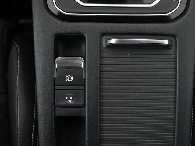 Volkswagen PASSAT 2.0 TSI R Line | 190pk | Trekhaak | Leder/Alcantara | Stoelverwarming | Camera | Matrix LED | Adaptive cruise | Virtual Cockpit | Carplay | Navigatie