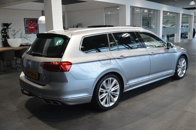 Volkswagen PASSAT Variant 1.5 TSI x R-LINE navi leer pano trekhaak keyless 19 inch !!