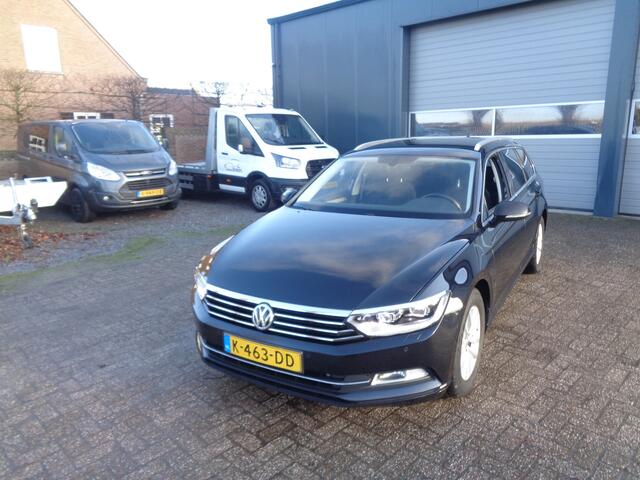 Volkswagen PASSAT Variant 1.5 TSI Comfortline Business Ecc, Trekhaak, carplay, navigatie, automaat !!