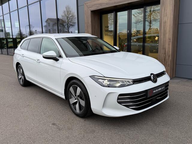 Volkswagen PASSAT Variant 1.5 eHybrid Business | Dode hoek | Camera | Trekhaak | Head-up | Rijklaar incl. 1 jaar Bovag garantie