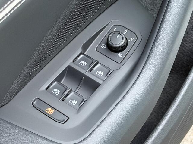 Volkswagen PASSAT Variant 1.5 eHybrid Business | Dode hoek | Camera | Trekhaak | Head-up | Rijklaar incl. 1 jaar Bovag garantie