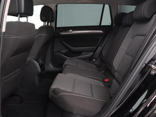 Volkswagen PASSAT 1.4 TSI PHEV GTE | Trekhaak | Stoelverwarming | Camera | Adaptive cruise | Carplay | Matrix LED | Navigatie | Massage | Climate control | Bluetooth | Plug In