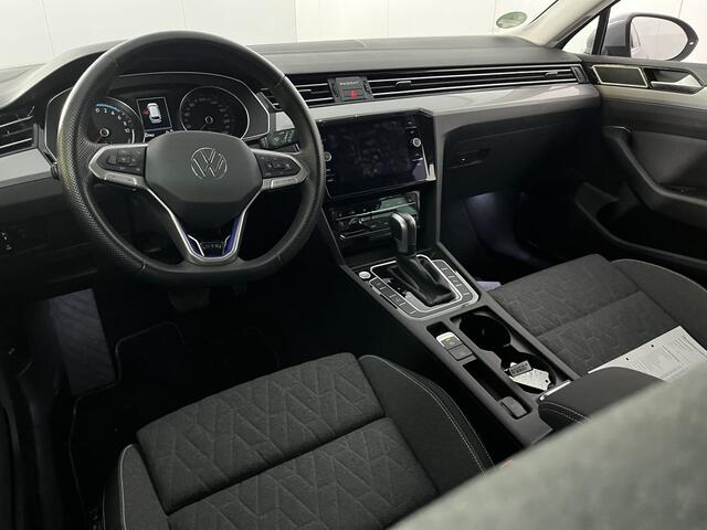 Volkswagen PASSAT Variant 1.4 TSI PHEV GTE Business / AUTOMAAT/ PARK.SENSOREN V+A/ CAMERA/ APP-CONNECT/ STOEL VERWARMING/ ACC/ NAVI/ DAB/ CLIMA/ LANE-ASSIST/ ISOFIX/ 17'' LMV