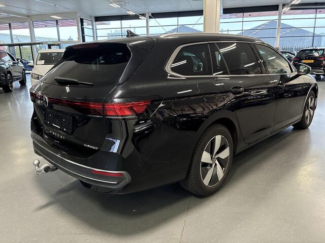Volkswagen PASSAT Variant 1.5 eHybrid 204pk DSG Business · Camera · Head-Up Display · Side Assist · Elek. Voorstoelen + Massage · Apple/Android Car Play · Stuur- & Stoelverwarming · Garantie t/m 13-05-2027