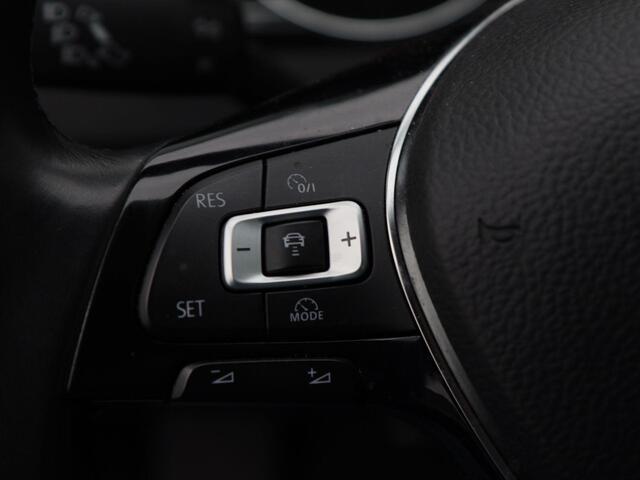 Volkswagen PASSAT Variant 2.0 TDi 150 Pk Automaat Comfortline Business | Adaptive Cruise | Climate Control | Navigatie | Carplay | Stoelverwarming | Parkeersensoren | Trekhaak | 16 Inch