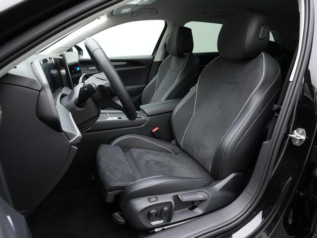 Volkswagen PASSAT Variant 1.5 eHybrid 204 pk DSG Business | Trekhaak | Head-up display | Leder/alcantara | Stuur-/stoelverwarming | Achteruitrijcamera