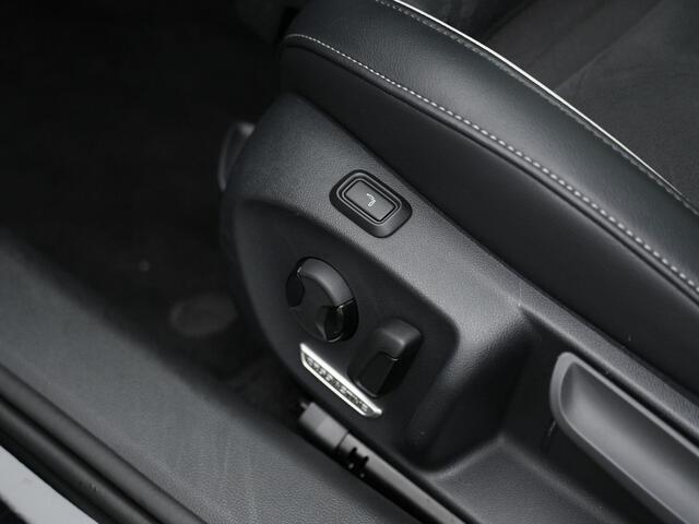 Volkswagen PASSAT Variant 1.5 eHybrid 204 pk DSG Business | Trekhaak | Head-up display | Leder/alcantara | Stuur-/stoelverwarming | Achteruitrijcamera