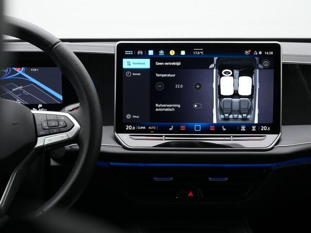 Volkswagen PASSAT Variant 1.5 eHybrid 204 pk DSG Business | Trekhaak | Head-up display | Leder/alcantara | Stuur-/stoelverwarming | Achteruitrijcamera