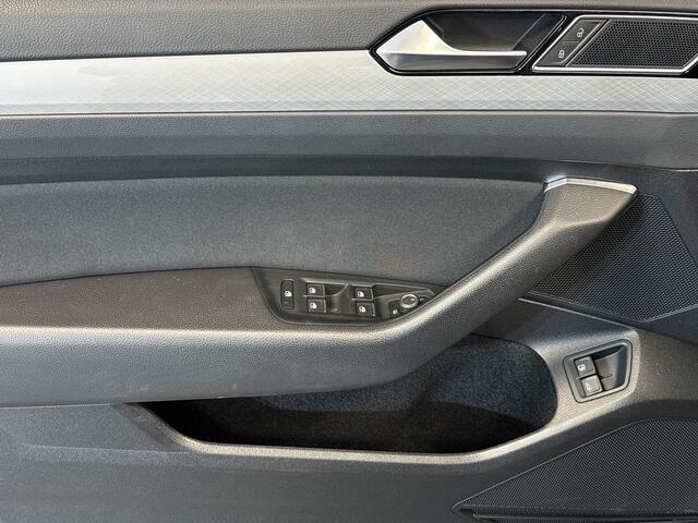 Volkswagen PASSAT Variant 1.4 218pk TSI PHEV GTE Business Achteruitrijcamera | Navigatiesysteem | Verwarmbare voorstoelen