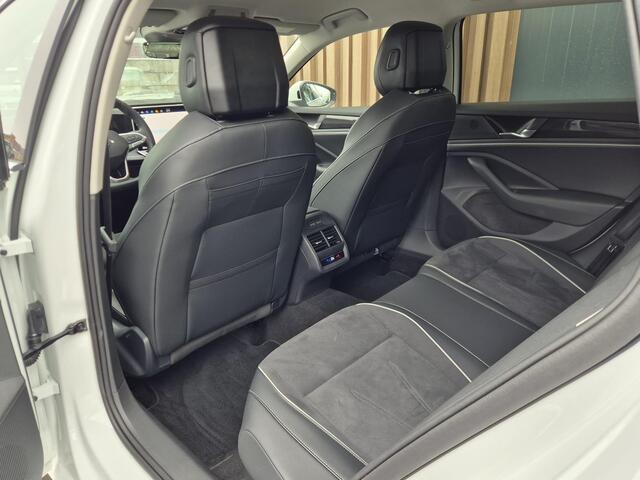 Volkswagen PASSAT Variant 1.5 eTSI Business | BTW | Virtual | Massage | Stuur-stoelverw. | Carplay