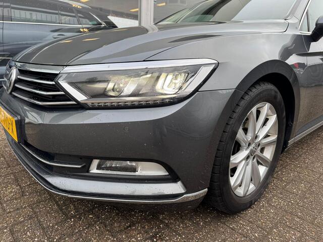 Volkswagen PASSAT Variant 1.4 TSI ACT Highline Business R | Airco | Elektrische ramen | Grote laadruimte | Dakrails | Navigatie | CarPlay | APK tot -21-11-2026 |