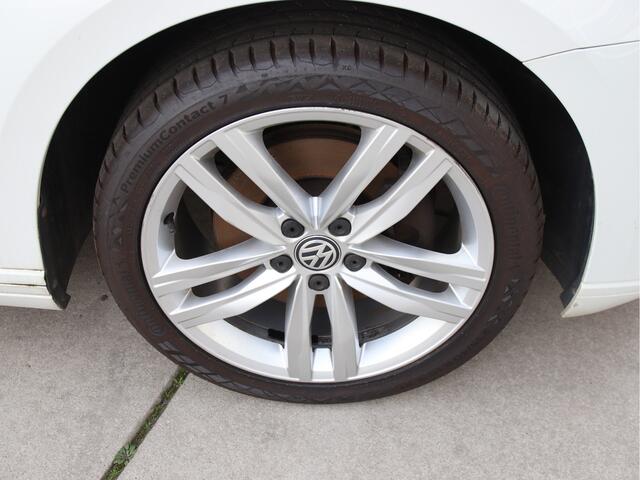 Volkswagen PASSAT Variant 1.5 TSI DSG Business Winterpakkety, trekhaak, FULL LED