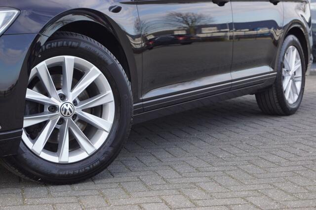 Volkswagen PASSAT 1.4 TSI ACT Comfortline Business 150pk / Navi / PDC / 17 Inch. LM