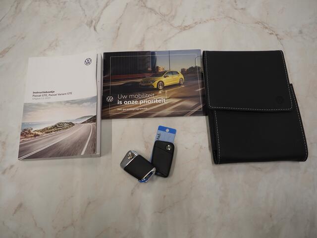 Volkswagen PASSAT Variant 1.4 TSI PHEV GTE | Leder | Trekhaak | Adaptive Cruise | Sfeerlicht | DAB | Climate | Matrix | Carplay