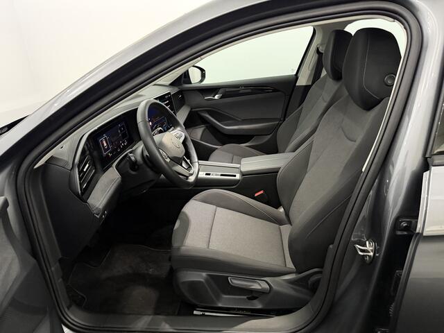 Volkswagen PASSAT Variant 1.5 eHybrid Business Camera, Navi, Stoelverwarming, Cruise control, Keyless start, Virtual desk, 1 jaar garantie