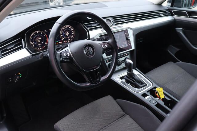 Volkswagen PASSAT Variant 1.4 TSI ACT Highline Automaat | ACC | Camera | Virtual Cockpit | Trekhaak |