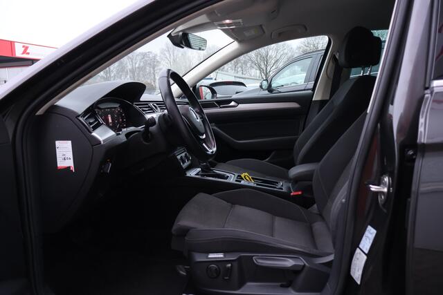 Volkswagen PASSAT Variant 1.4 TSI ACT Highline Automaat | ACC | Camera | Virtual Cockpit | Trekhaak |
