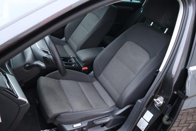 Volkswagen PASSAT Variant 1.4 TSI ACT Highline Automaat | ACC | Camera | Virtual Cockpit | Trekhaak |