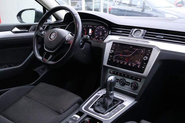Volkswagen PASSAT Variant 1.4 TSI ACT Highline Automaat | ACC | Camera | Virtual Cockpit | Trekhaak |