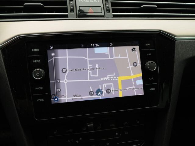 Volkswagen PASSAT Variant 1.5 TSi 150 Pk Automaat Business | Adaptive Cruise | Climate Control | Camera | Trekhaak | Navigatie | Stoelverwarming | 18 Inch