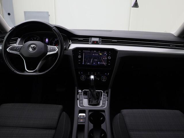 Volkswagen PASSAT Variant 1.5TSI/150PK DSG Comfort Business DSG · Navigatie · Trekhaak · Apple/Android Car Play ·