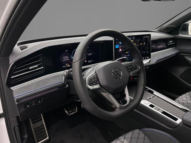 Volkswagen PASSAT Variant R-Line Edition 1.5 TSI eHybrid 272pk DSG Automaat Trekhaak, Harman Kardon audio, Panoramadak, Adaptive cruise control, Black style