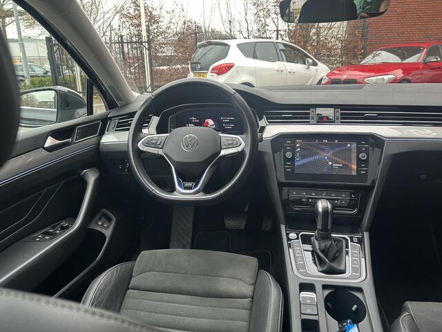 Volkswagen PASSAT Variant 1.4 TSI PHEV GTE Business // PANO/SCHUIFKANTELDAK // FULL LED // NAVI + CARPLAY // ADAPTIVE CRUISE // ELEK. TREKHAAK // 360 CAMERA