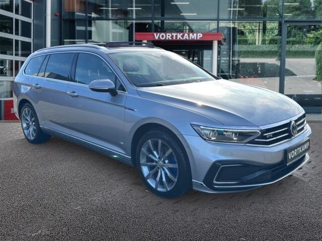 Volkswagen PASSAT 1.4 TSI DSG GTE PANODAK/360CAM/ACC/ELEKKLEP/STOEL+STUURVERW/MEM