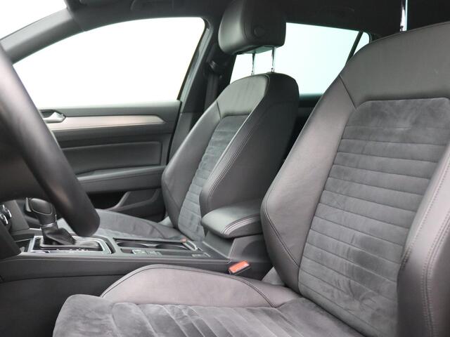 Volkswagen PASSAT Variant 1.4 TSI ACT Highline Business R 150PK DSG R-line, Virtual Cockpit, Trekhaak, 18" LM Velgen, Achteruitrijcamera, Navi Discover Pro, Adaptieve Cruise Controle, Clima