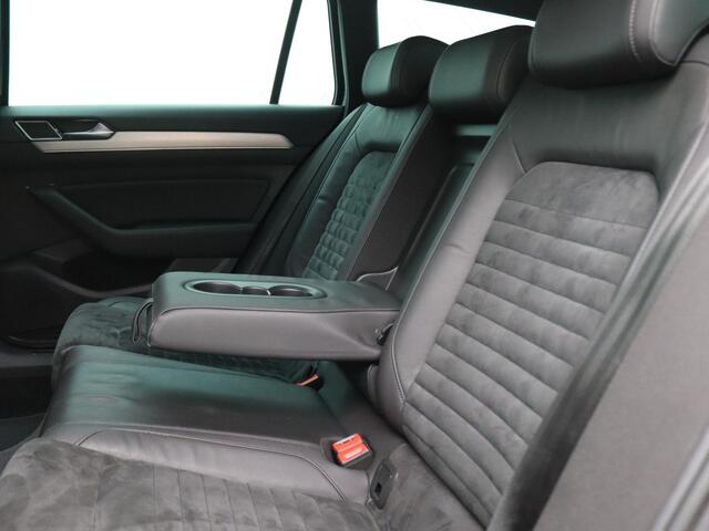 Volkswagen PASSAT Variant 1.4 TSI ACT Highline Business R 150PK DSG R-line, Virtual Cockpit, Trekhaak, 18" LM Velgen, Achteruitrijcamera, Navi Discover Pro, Adaptieve Cruise Controle, Clima