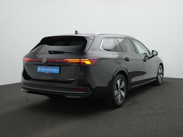 Volkswagen PASSAT Variant 1.5 eHybrid 204 pk Business | Trekhaak | Head-up display | Stuur-/stoelverwarming | Massage