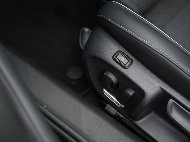 Volkswagen PASSAT Variant 1.5 eHybrid 204 pk Business | Trekhaak | Head-up display | Stuur-/stoelverwarming | Massage