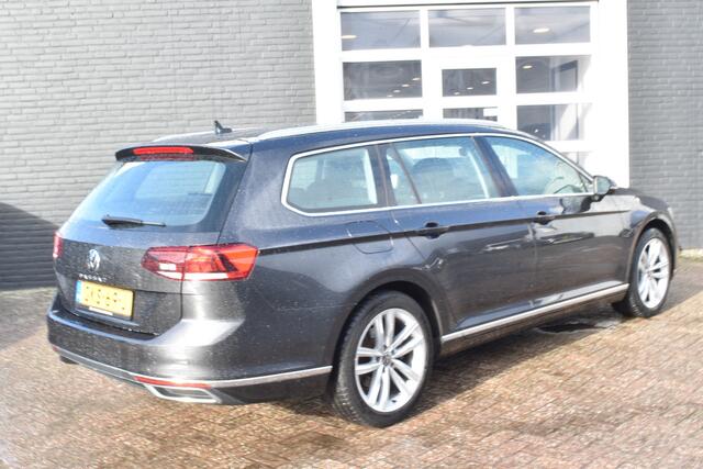 Volkswagen PASSAT Variant 1.5 TSI R-Line Business + Navigatie | Airco | Elek achterklep | LM Velgen | PDC V+A |