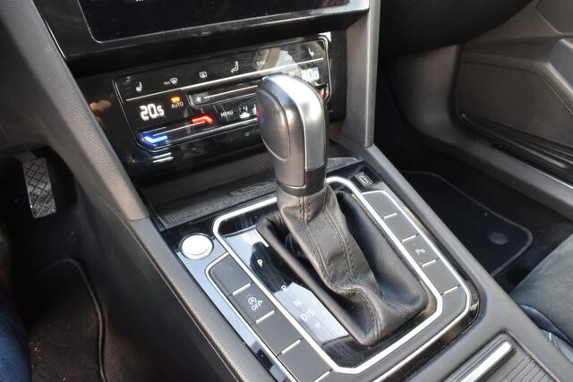 Volkswagen PASSAT Variant 1.5 TSI R-Line Business + Navigatie | Airco | Elek achterklep | LM Velgen | PDC V+A |
