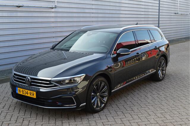 Volkswagen PASSAT Variant 1.4 TSI PHEV GTE Business O.a: Stoelverw, Clima, ACC, Carplay, Navi, Keyless, Etc. All-in prijs!