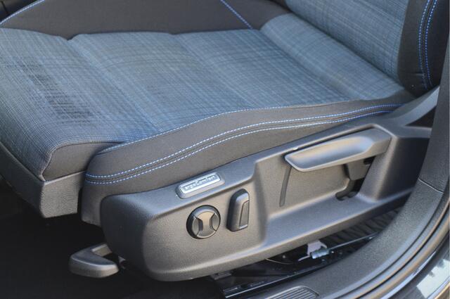 Volkswagen PASSAT Variant 1.4 TSI PHEV GTE Business O.a: Stoelverw, Clima, ACC, Carplay, Navi, Keyless, Etc. All-in prijs!