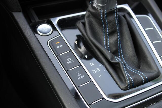 Volkswagen PASSAT Variant 1.4 TSI GTE Highline LEER PANO TREKHAAK LED 212000KM!!!