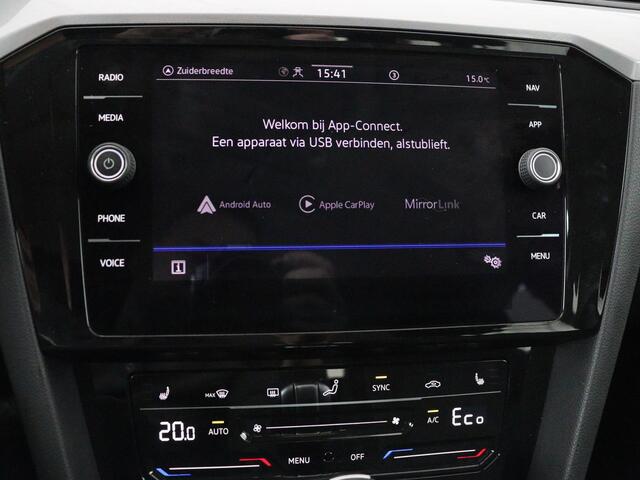 Volkswagen PASSAT 1.4 TSI PHEV GTE | Stoelverwarming | Camera | Carplay | Navigatie | Matrix LED | Adaptive cruise | Climate control | Bluetooth | Parkeerhulp | Plug In