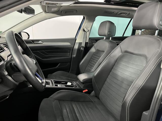 Volkswagen PASSAT Variant 1.4 TSI PHEV GTE / AUTOMAAT/ PANO/ TREKHAAK/ MEMORY SEAT/ ERGO COMFORT/ STUUR+STOELVERWARM./ PARK.SENSOR.V+A/ CAMERA/ ELEK.KLEP/ KEYLESS/ DODEHOEK/ HEAD-UP/ ACC/ APP-CONNECT/ DAB/ NAVI/ LED/ ISOFIX/ 18'' LMV