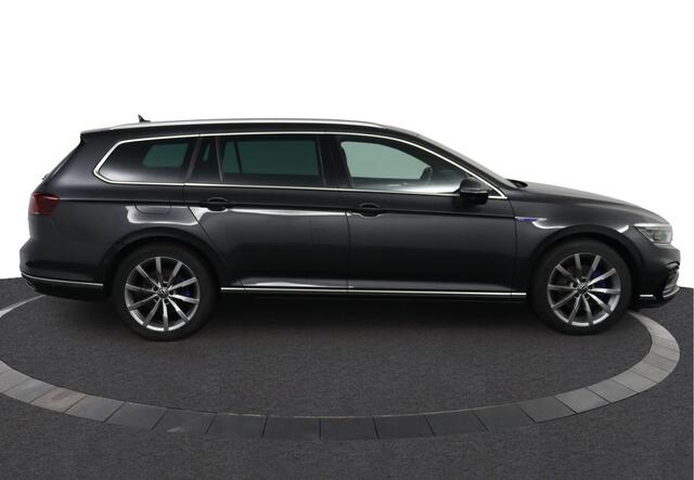 Volkswagen PASSAT Variant GTE 1.4 TSI 218 PK PHEV Highline - Virtual Cockpit - LED Matrix IQ - dynaudio speakers - Navigatie Pro - Zwarte hemel - DSG - Adaptieve Cruise control -