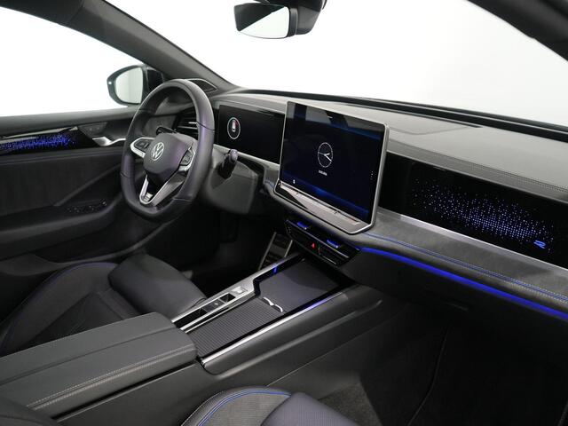 Volkswagen PASSAT Variant 1.5 eHybrid R-Line Edition | Leer | Pano | Trekhaak | IQ Light | Harman/Kardon |