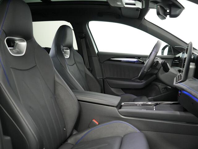 Volkswagen PASSAT Variant 1.5 eHybrid R-Line Edition | Leer | Pano | Trekhaak | IQ Light | Harman/Kardon |