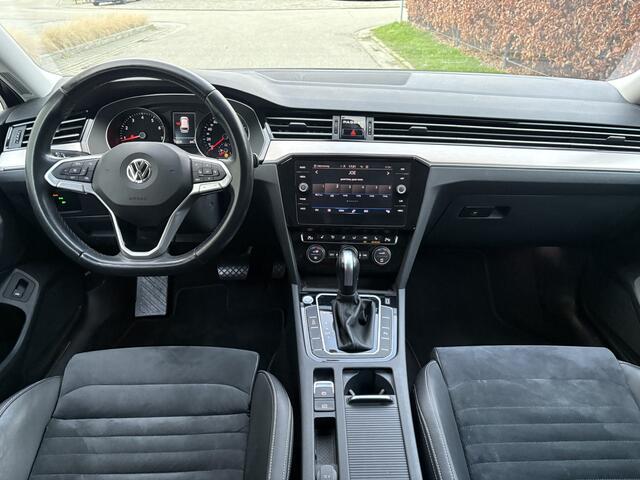 Volkswagen PASSAT Variant 2.0 TSI Elegance Business R / AUTOMAAT / NAVI / CRUISE / 143dkm!