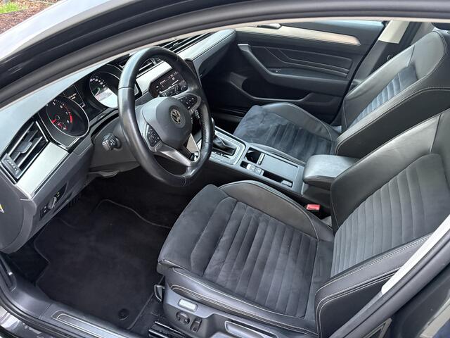 Volkswagen PASSAT Variant 2.0 TSI Elegance Business R / AUTOMAAT / NAVI / CRUISE / 143dkm!