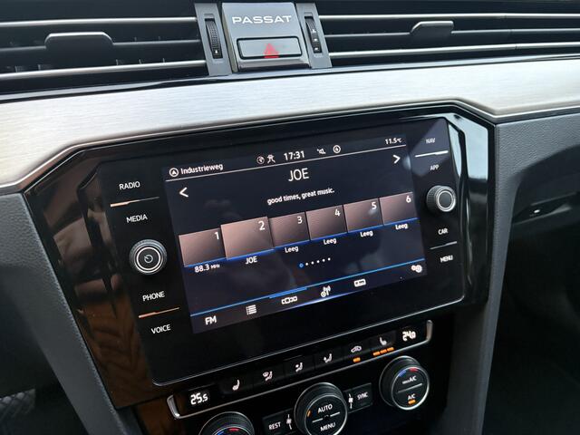 Volkswagen PASSAT Variant 2.0 TSI Elegance Business R / AUTOMAAT / NAVI / CRUISE / 143dkm!